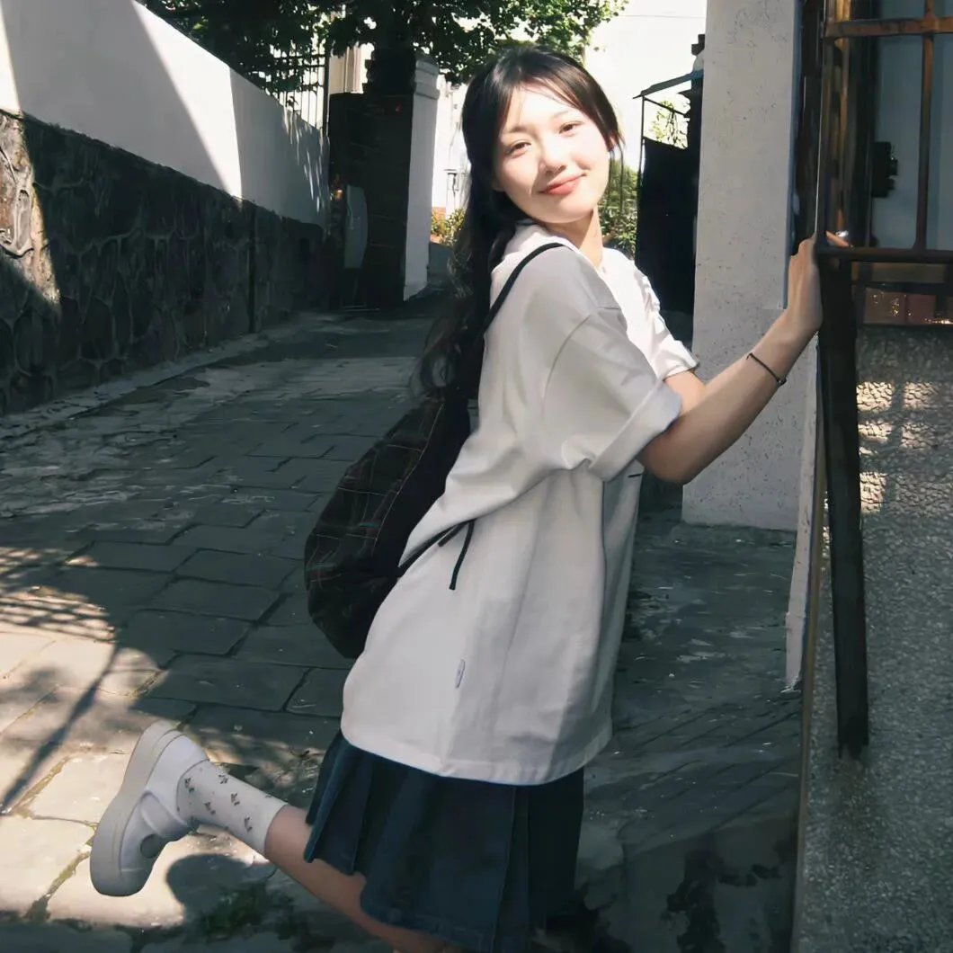 艳女新装